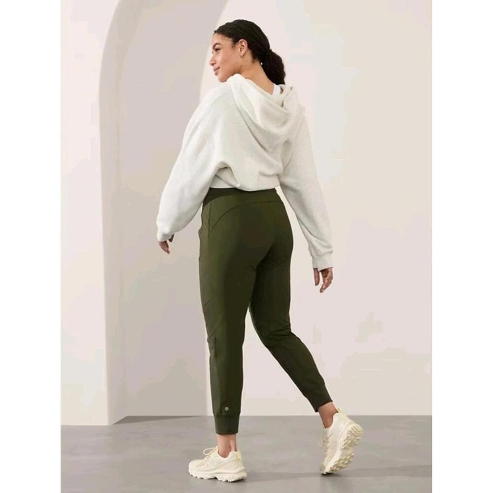 Athleta Headlands Hybrid Trek Mid Rise Jogger - Dark Green Size 6 EUC